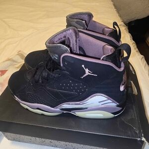 Jordan Kids Sneakers in Black and Purple